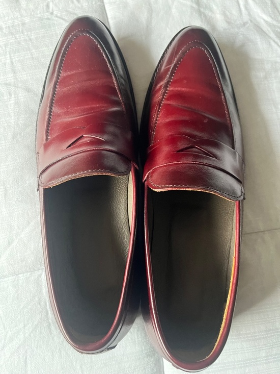 Mens burgundy loafers size 9 1/2 main image 6